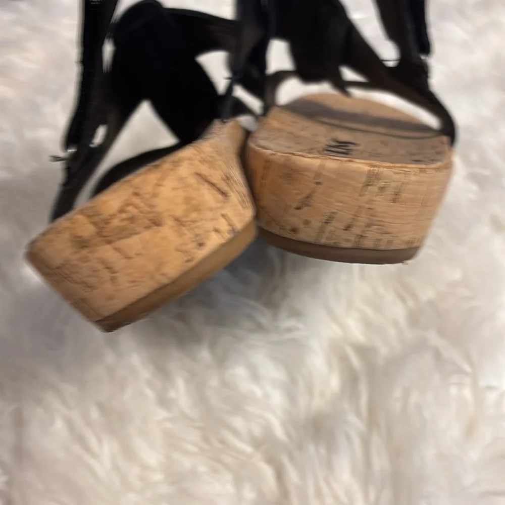Korks Kork Ease Black Leather Sandals Sz 10